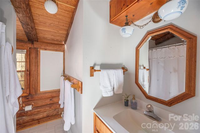 393 Carver Mountain Valley, Sylva, NC 28779