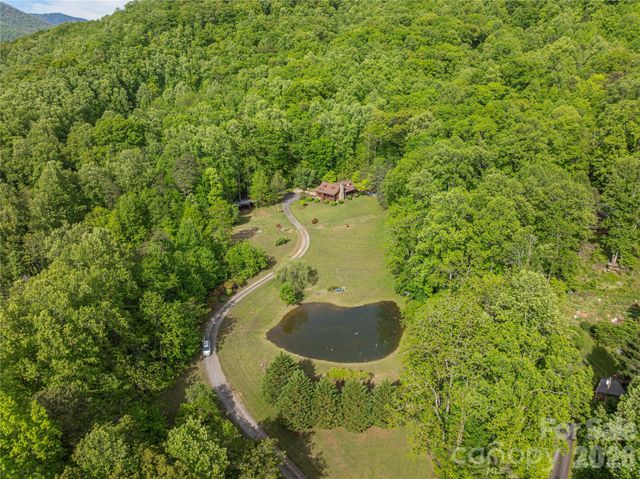 393 Carver Mountain Valley, Sylva, NC 28779