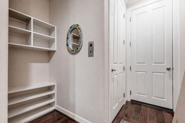 709 Somerset Commons Lane, Houston, TX 77055