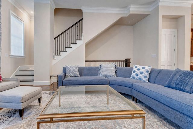 709 Somerset Commons Lane, Houston, TX 77055