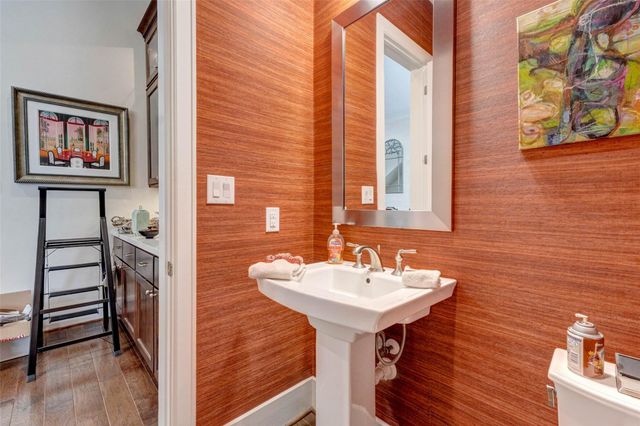 709 Somerset Commons Lane, Houston, TX 77055