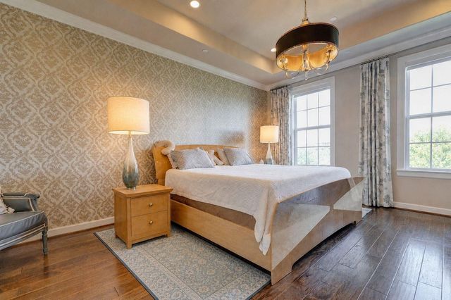 709 Somerset Commons Lane, Houston, TX 77055
