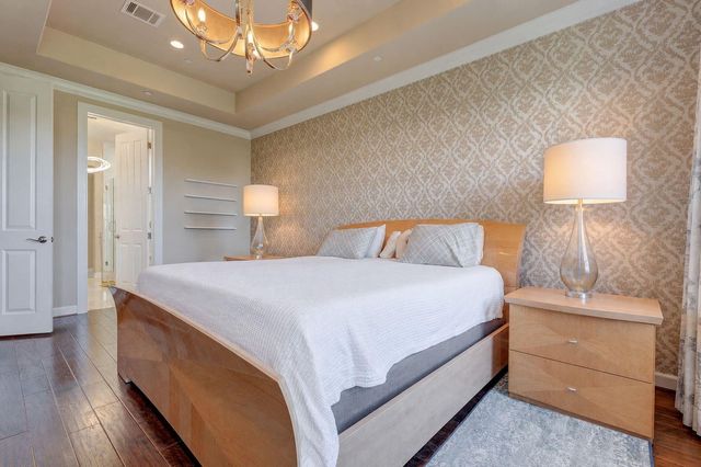 709 Somerset Commons Lane, Houston, TX 77055