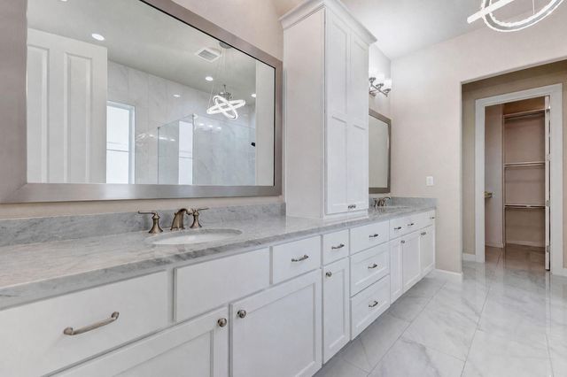 709 Somerset Commons Lane, Houston, TX 77055