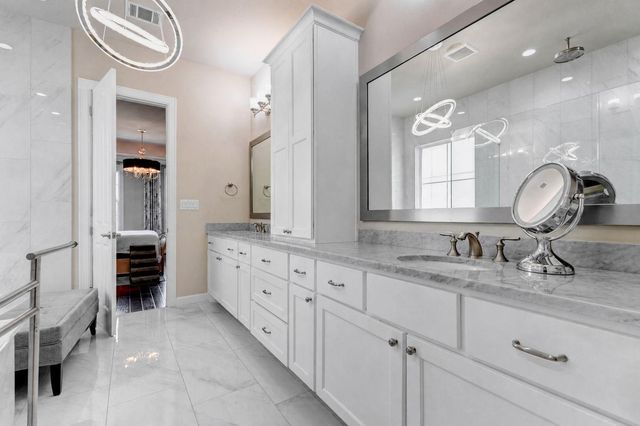 709 Somerset Commons Lane, Houston, TX 77055