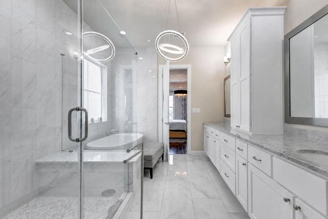 709 Somerset Commons Lane, Houston, TX 77055