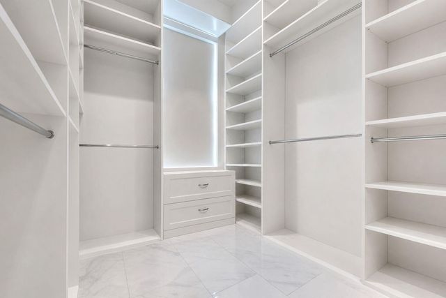 709 Somerset Commons Lane, Houston, TX 77055