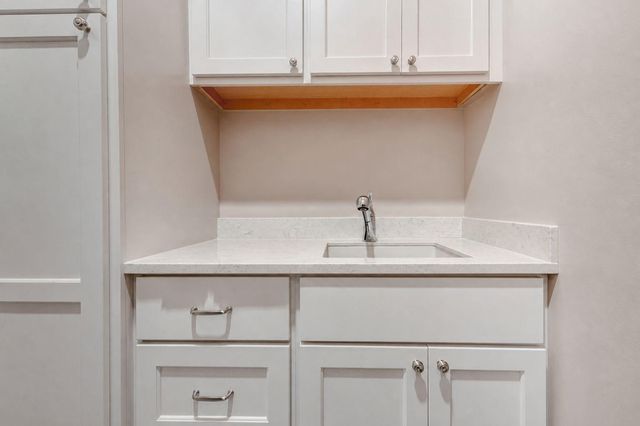 709 Somerset Commons Lane, Houston, TX 77055