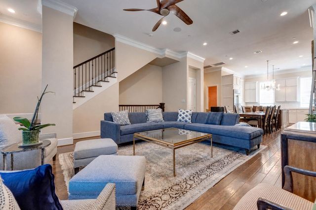 709 Somerset Commons Lane, Houston, TX 77055