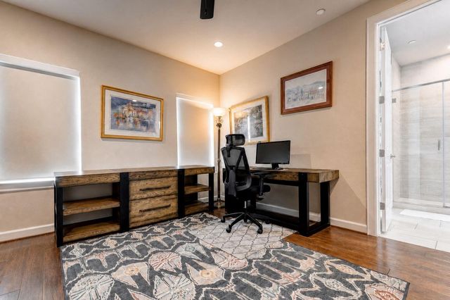 709 Somerset Commons Lane, Houston, TX 77055
