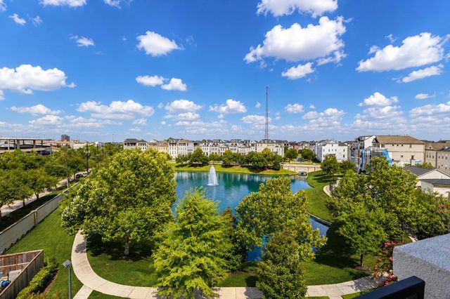 709 Somerset Commons Lane, Houston, TX 77055