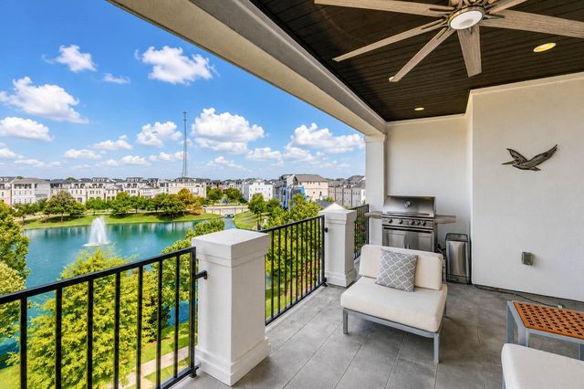 709 Somerset Commons Lane, Houston, TX 77055