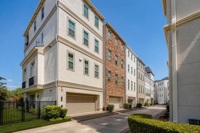 709 Somerset Commons Lane, Houston, TX 77055