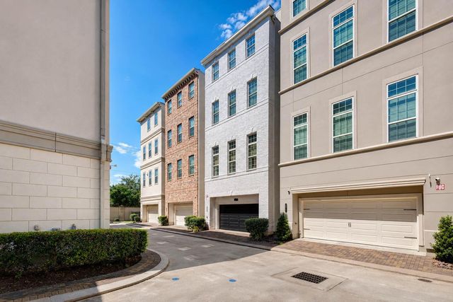 709 Somerset Commons Lane, Houston, TX 77055