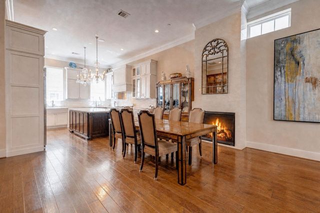 709 Somerset Commons Lane, Houston, TX 77055