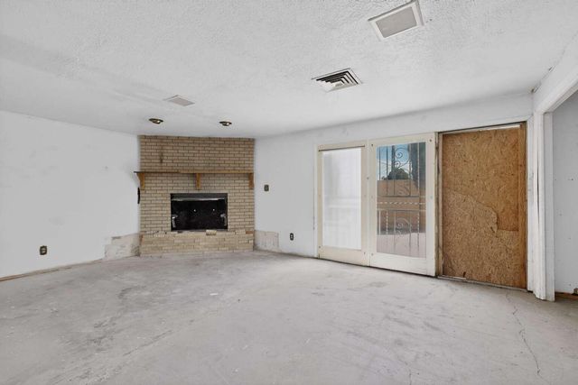 336 55th Street NW, Albuquerque, NM 87105