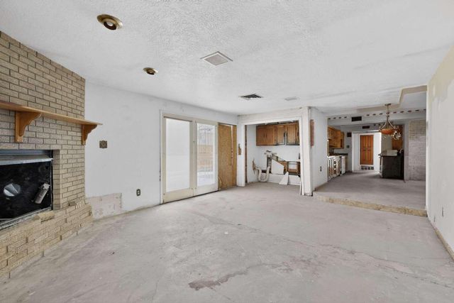 336 55th Street NW, Albuquerque, NM 87105