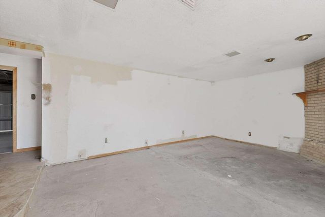 336 55th Street NW, Albuquerque, NM 87105