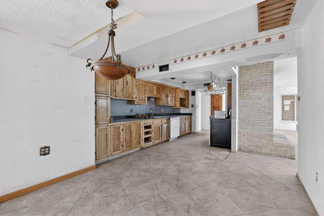 336 55th Street NW, Albuquerque, NM 87105