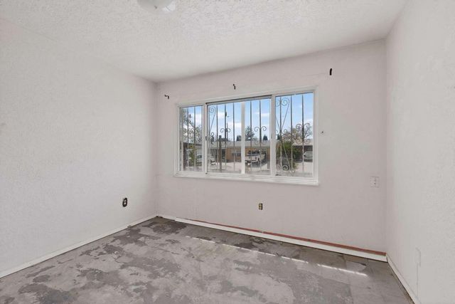 336 55th Street NW, Albuquerque, NM 87105