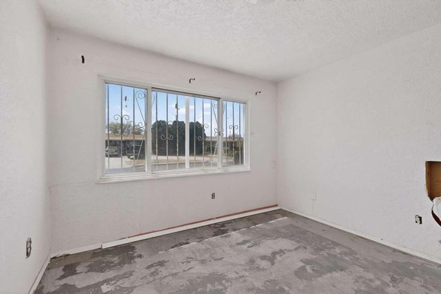 336 55th Street NW, Albuquerque, NM 87105