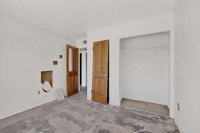 336 55th Street NW, Albuquerque, NM 87105