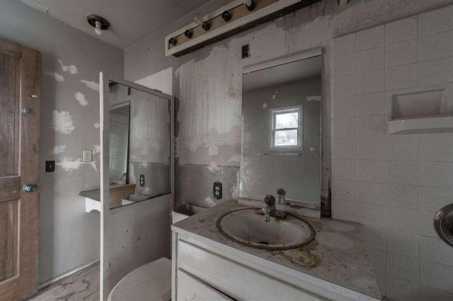 336 55th Street NW, Albuquerque, NM 87105