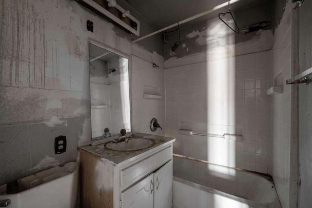 336 55th Street NW, Albuquerque, NM 87105