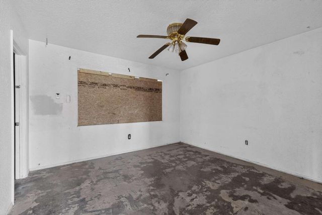 336 55th Street NW, Albuquerque, NM 87105