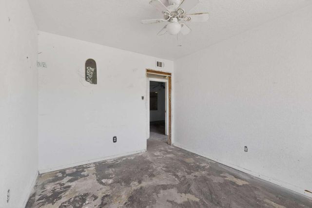 336 55th Street NW, Albuquerque, NM 87105