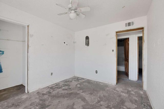 336 55th Street NW, Albuquerque, NM 87105