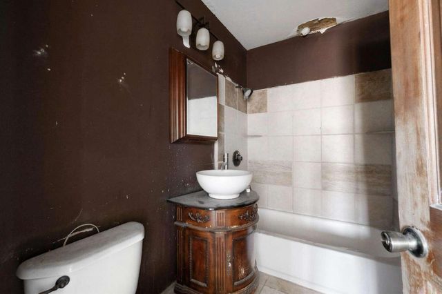 336 55th Street NW, Albuquerque, NM 87105