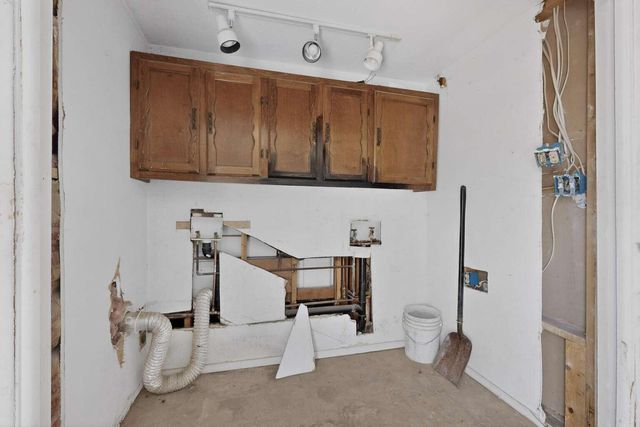 336 55th Street NW, Albuquerque, NM 87105