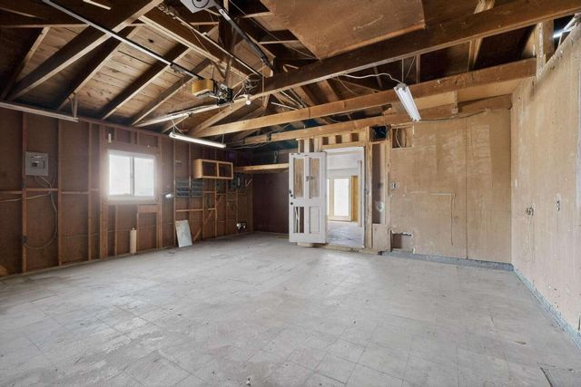 336 55th Street NW, Albuquerque, NM 87105