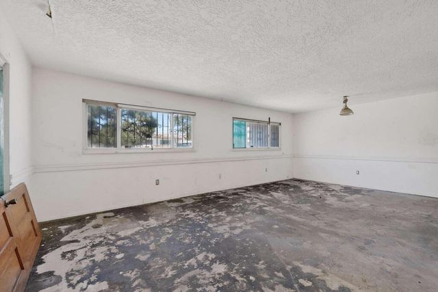 336 55th Street NW, Albuquerque, NM 87105