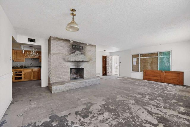 336 55th Street NW, Albuquerque, NM 87105