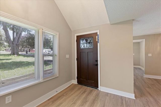 8005 Harris Avenue, Kansas City, MO 64138