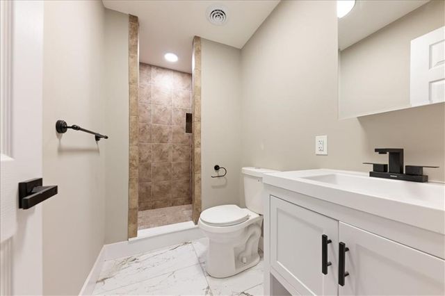 8005 Harris Avenue, Kansas City, MO 64138