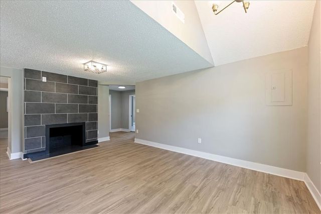 8005 Harris Avenue, Kansas City, MO 64138