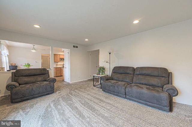 9 ROOK CT, Egg Harbor Township, NJ 08234