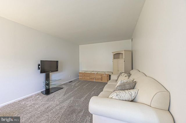 9 ROOK CT, Egg Harbor Township, NJ 08234