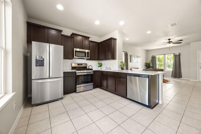 1220 Esplanade PKWY, San Marcos, TX 78666