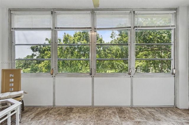 2998 NW 48th Terrace 432, Lauderdale Lakes, FL 33313