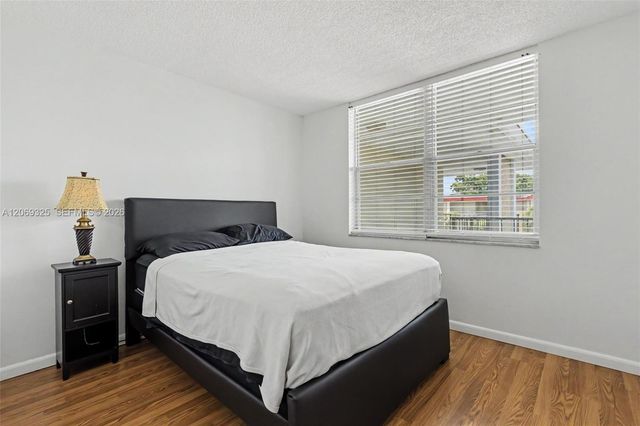 2998 NW 48th Terrace 432, Lauderdale Lakes, FL 33313