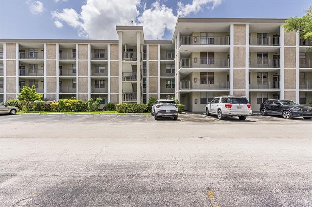 2998 NW 48th Terrace 432, Lauderdale Lakes, FL 33313
