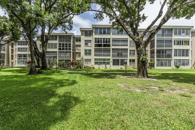 2998 NW 48th Terrace 432, Lauderdale Lakes, FL 33313