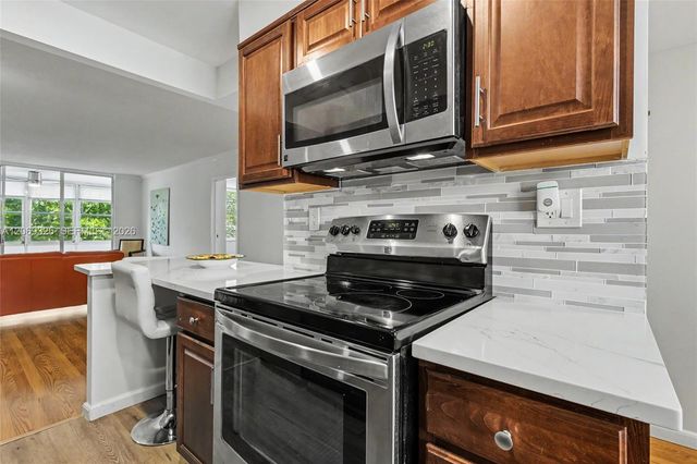 2998 NW 48th Terrace 432, Lauderdale Lakes, FL 33313