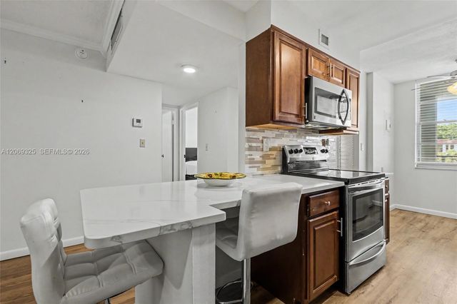 2998 NW 48th Terrace 432, Lauderdale Lakes, FL 33313