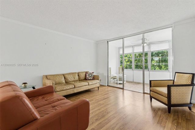 2998 NW 48th Terrace 432, Lauderdale Lakes, FL 33313