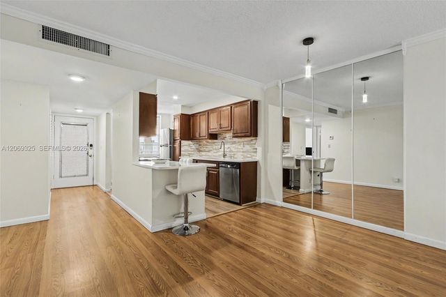 2998 NW 48th Terrace 432, Lauderdale Lakes, FL 33313